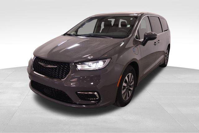 used 2023 Chrysler Pacifica Hybrid car, priced at $26,991