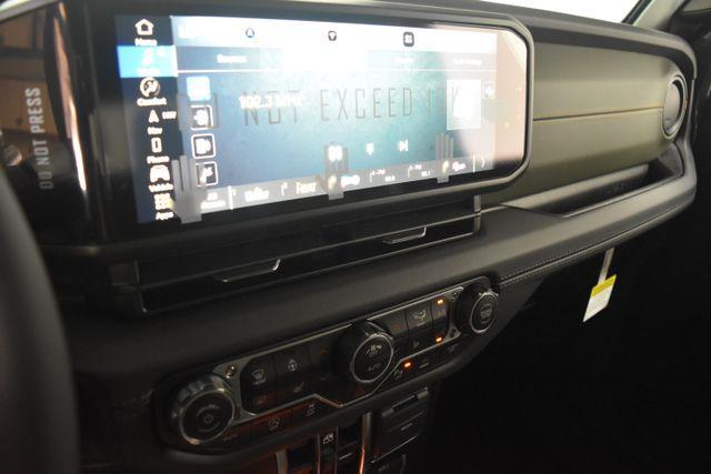 new 2025 Jeep Gladiator car, priced at $58,938