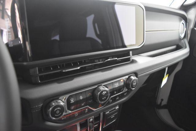 new 2025 Jeep Wrangler car, priced at $52,208