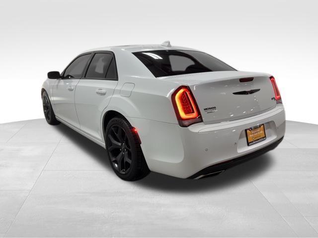 used 2022 Chrysler 300 car, priced at $29,991