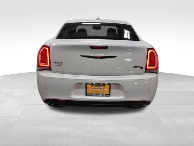 used 2022 Chrysler 300 car, priced at $29,991