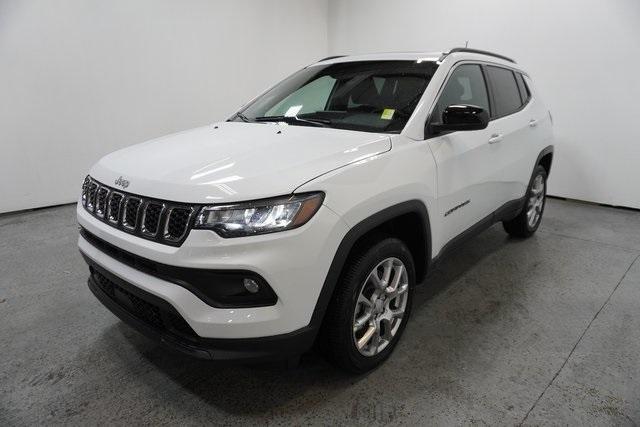 new 2024 Jeep Compass car, priced at $35,297