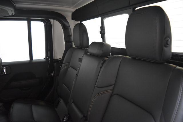 new 2025 Jeep Gladiator car, priced at $45,213
