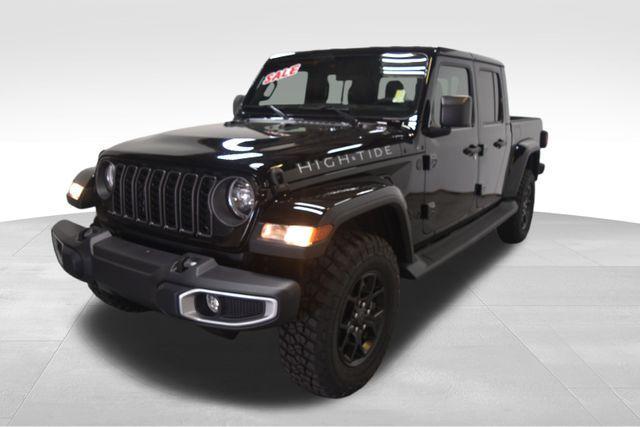 new 2025 Jeep Gladiator car, priced at $45,213