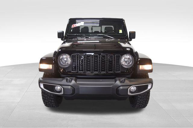 new 2025 Jeep Gladiator car, priced at $45,213