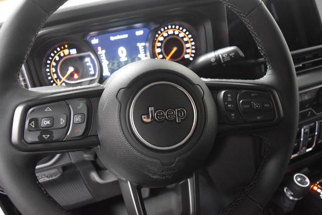 new 2025 Jeep Gladiator car, priced at $45,213