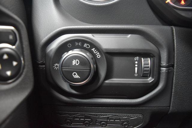 new 2025 Jeep Gladiator car, priced at $45,213