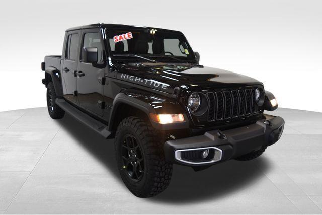 new 2025 Jeep Gladiator car, priced at $45,213