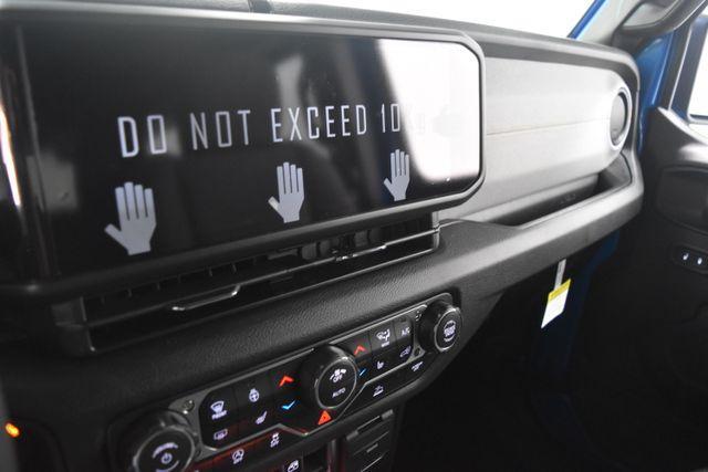 new 2025 Jeep Wrangler car, priced at $57,276