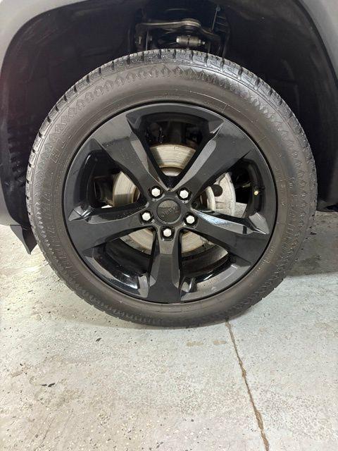 used 2023 Jeep Grand Cherokee car, priced at $30,988