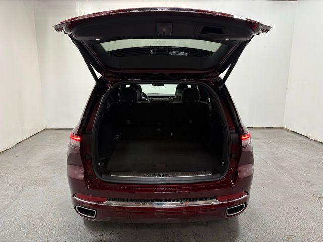 new 2025 Jeep Grand Cherokee car, priced at $60,098