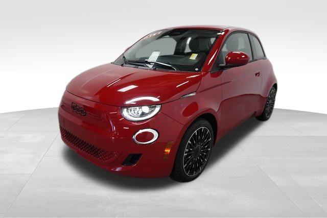 new 2024 FIAT 500e car, priced at $34,095