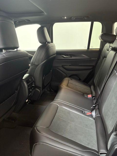 new 2025 Jeep Grand Cherokee car, priced at $46,064