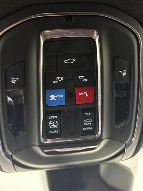 new 2025 Jeep Grand Cherokee car, priced at $46,064