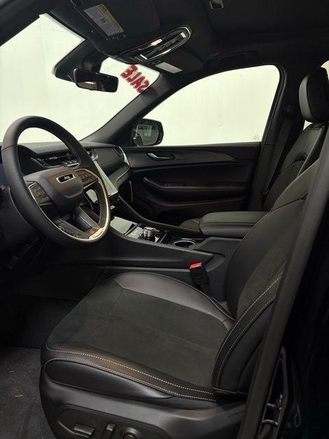 new 2025 Jeep Grand Cherokee car, priced at $46,064