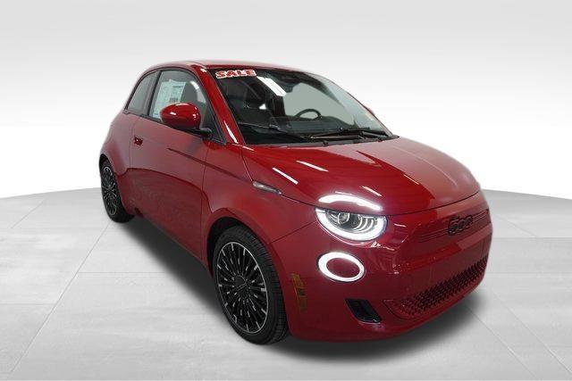 new 2024 FIAT 500e car, priced at $34,095