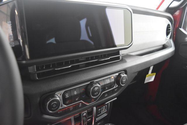 new 2025 Jeep Wrangler car, priced at $52,574