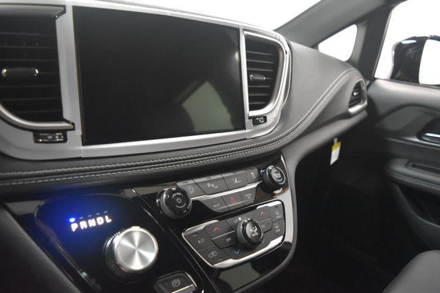 new 2025 Chrysler Pacifica car, priced at $43,667