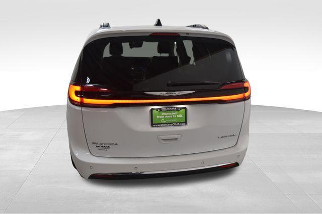 used 2023 Chrysler Pacifica car, priced at $30,991