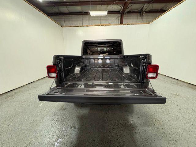 new 2025 Jeep Gladiator car, priced at $46,382