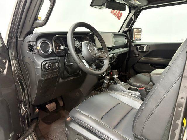 new 2025 Jeep Gladiator car, priced at $46,382