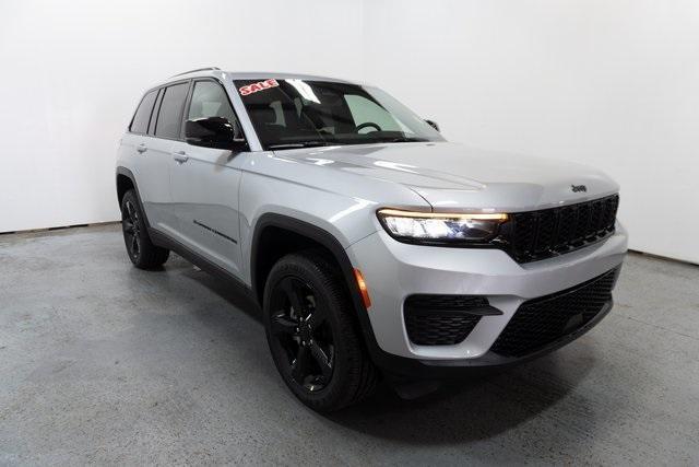 new 2024 Jeep Grand Cherokee car, priced at $46,845