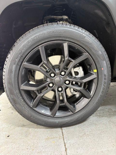 new 2025 Jeep Grand Cherokee L car, priced at $54,084