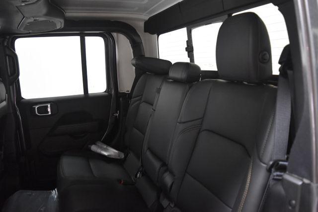 new 2025 Jeep Gladiator car, priced at $45,213