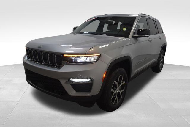 new 2025 Jeep Grand Cherokee car, priced at $50,440