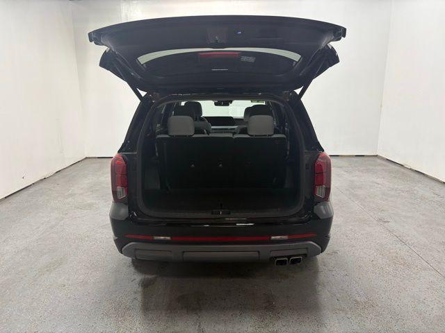 used 2025 Hyundai Palisade car, priced at $36,988