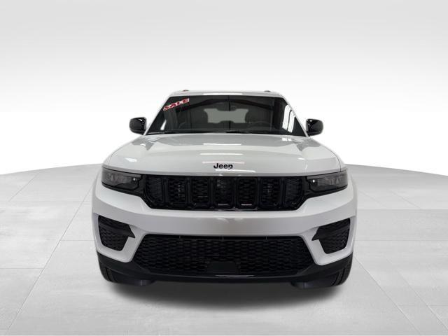 new 2025 Jeep Grand Cherokee car, priced at $45,528