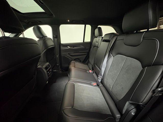new 2025 Jeep Grand Cherokee car, priced at $45,528
