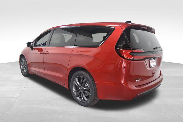 new 2026 Chrysler Pacifica car, priced at $45,396