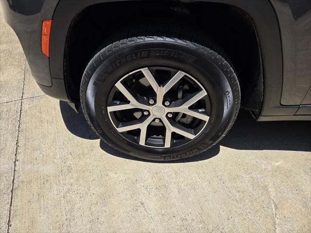 used 2024 Jeep Grand Cherokee car, priced at $36,995