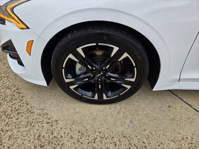 used 2022 Kia K5 car