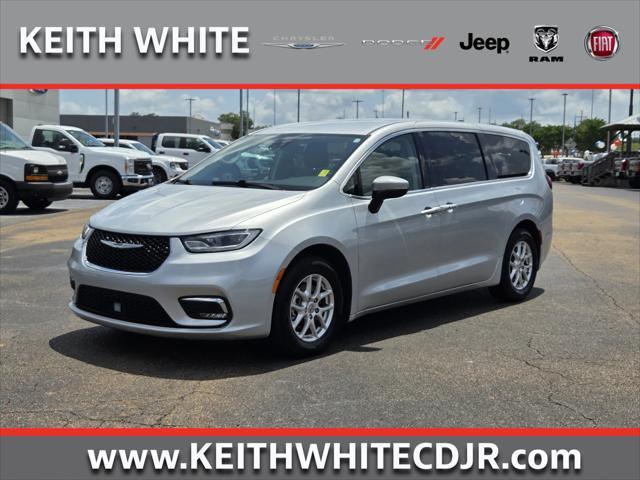 used 2023 Chrysler Pacifica car