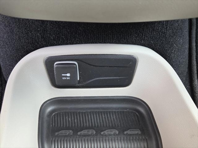 used 2023 Chrysler Pacifica car