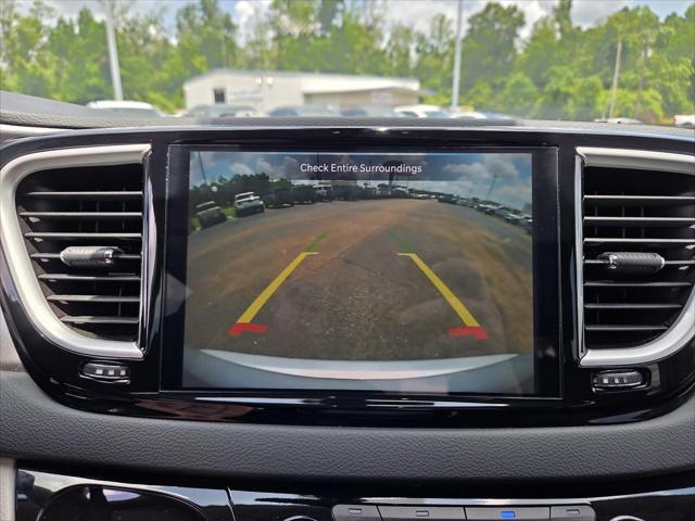 used 2023 Chrysler Pacifica car