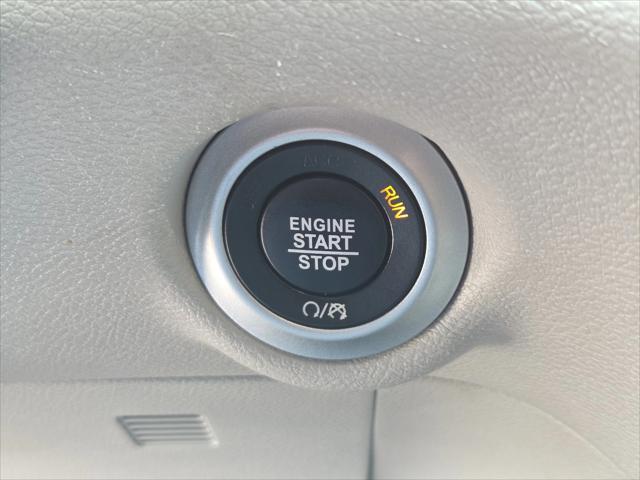 used 2023 Chrysler Pacifica car