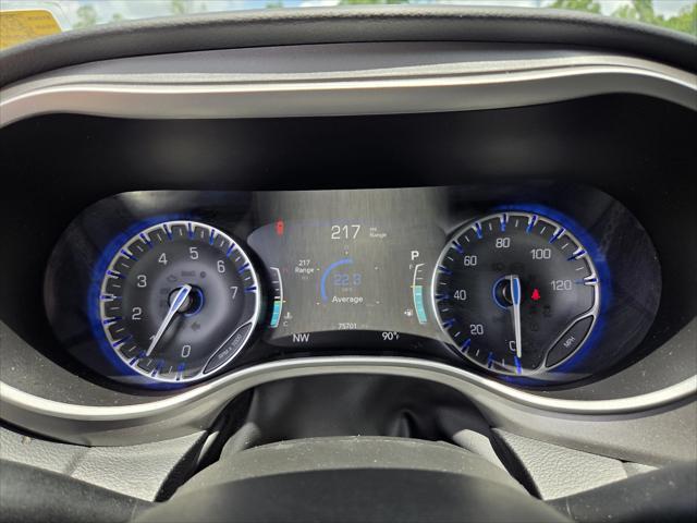 used 2023 Chrysler Pacifica car