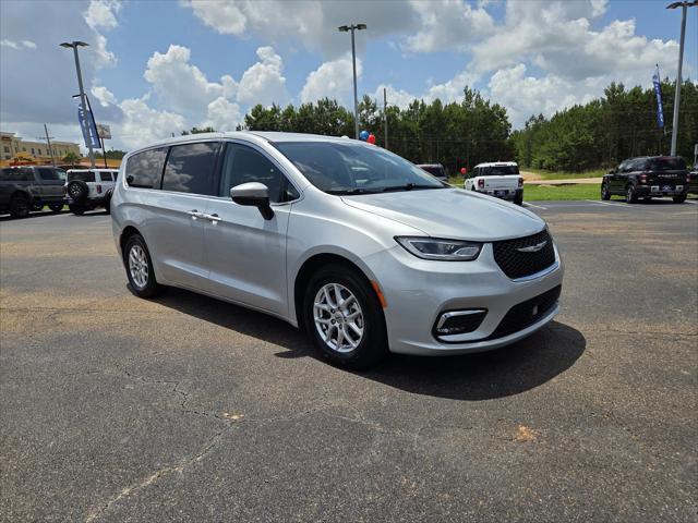 used 2023 Chrysler Pacifica car