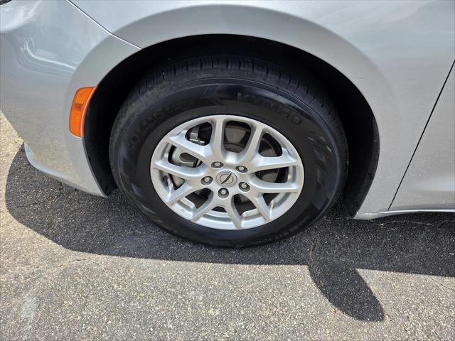 used 2023 Chrysler Pacifica car