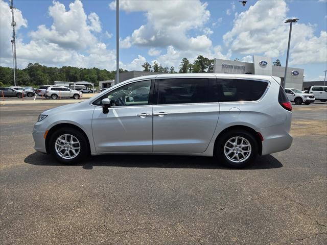 used 2023 Chrysler Pacifica car