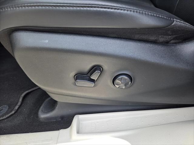 used 2023 Chrysler Pacifica car