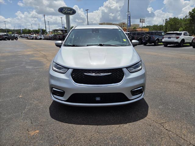 used 2023 Chrysler Pacifica car