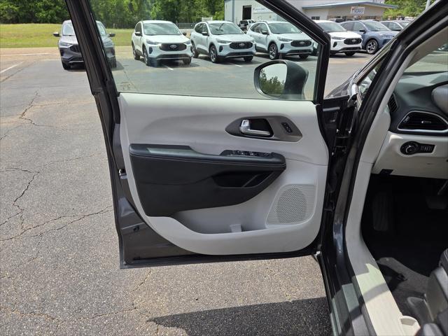 used 2023 Chrysler Pacifica car, priced at $25,900