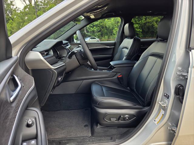 new 2025 Jeep Grand Cherokee car, priced at $45,495