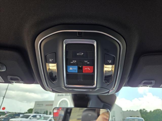 new 2025 Jeep Grand Cherokee car, priced at $45,495