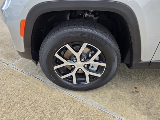 new 2025 Jeep Grand Cherokee car, priced at $45,495