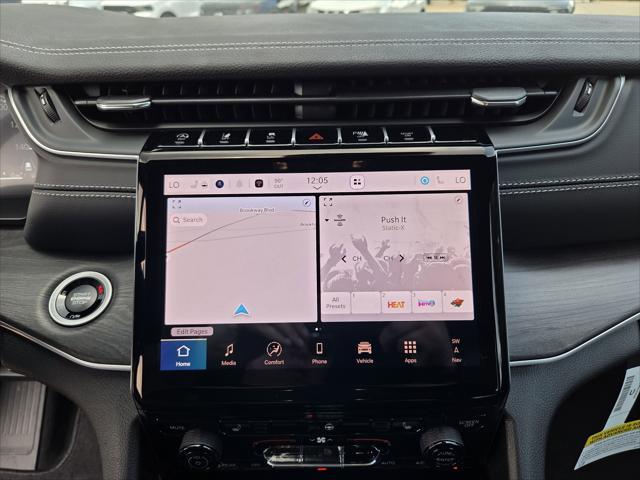new 2025 Jeep Grand Cherokee car, priced at $45,495